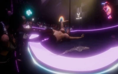 Evelyn Parker performing strip dance on pole (VReal_18K)